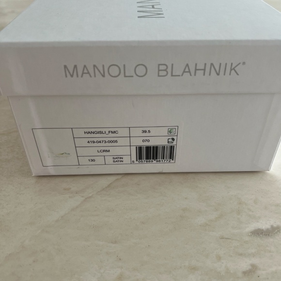 Manolo Blahnik Hangisli White Slingback Pump Wedding 70mm Size 39.5 - NEW IN BOX - Picture 11 of 12